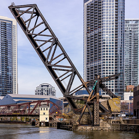 Chicago (IL): Old Railroad Bridge near West Kinzie Street. Chicago River North Branch
