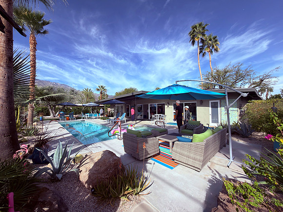Canon- Palm Springs Mid Cent Modern Walk Tour
