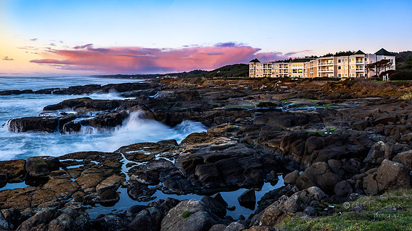 Overleaf Lodge at Sunset, Yachats Oregon